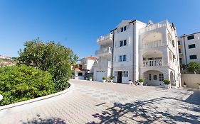Villa Snjezana